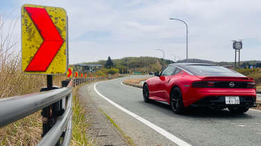 Nissan Z - rear cornering