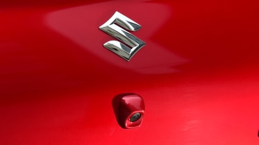 Suzuki Swift - Suzuki badge