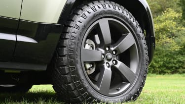 Land Rover Defender - wheel