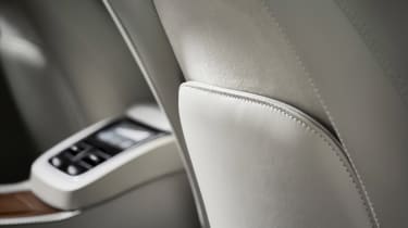 Volvo XC90 Excellence - rear seats