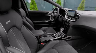 Kia XCeed facelift - front seats
