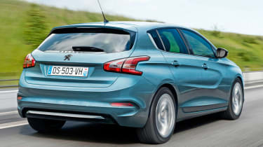 Peugeot 308 rear tracking