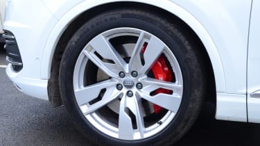 Audi SQ7 long term test - first report wheel 