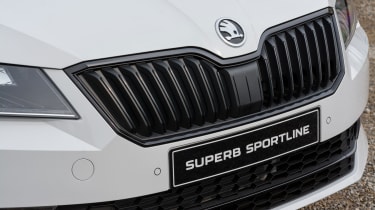 Skoda Superb Sportline - front detail