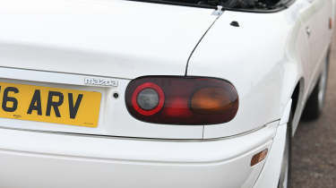 Mazda MX-5 NA - rear