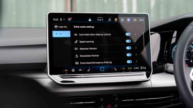 Volkswagen Golf - safety assistance screen
