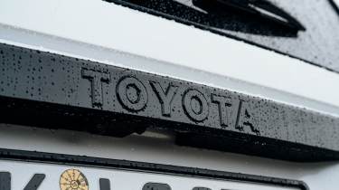 Toyota Land Cruiser - Toyota badge