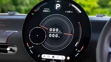 MINI John Cooper Works Electric - central screen