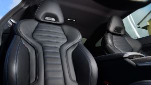 BMW M440i xDrive - seats