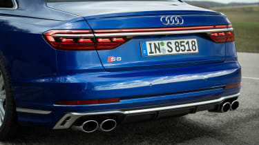 Audi S8 - exhausts