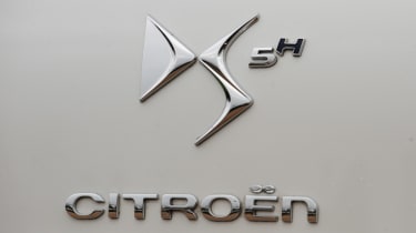 Citroen DS5 Hybrid4 badge