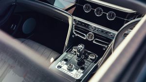 Bentley Flying Spur V8 - centre console