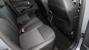 Dacia Duster Extreme SE - rear seats