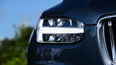 Volvo XC90 -  headlight