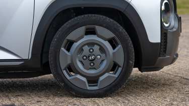 Hyundai Inster Cross - wheel