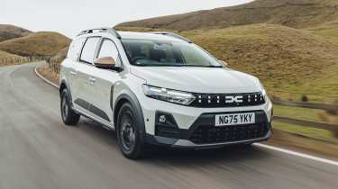 Dacia Jogger Hybrid 155 - front tracking