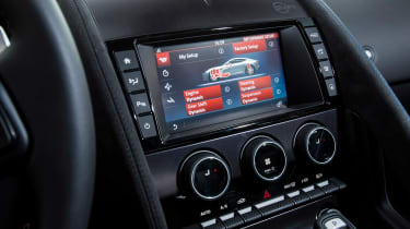 Jaguar F-Type SVR - infotainment screen
