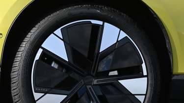 Volvo EX30 Single Motor Extended Range Ultra - alloy wheels 