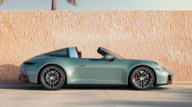 Porsche 911 Carrera 4S Targa - side static 