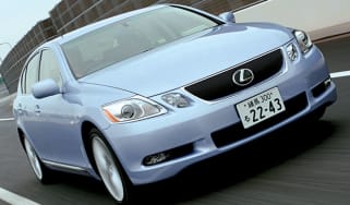 Front view of Lexus GS450h