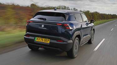 Suzuki e Vitara - rear tracking