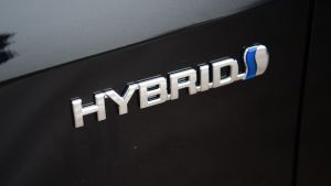 Suzuki Swace hybrid badge