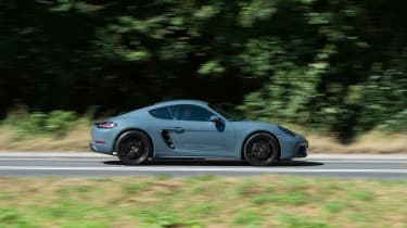 Porsche 718 Cayman - side tracking