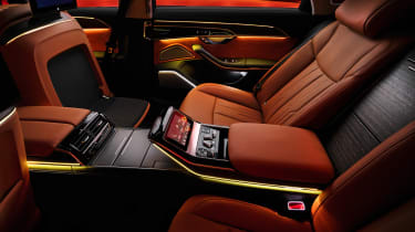 Audi A8 facelift - rear seats dark