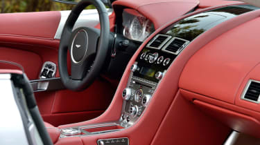 Aston Martin DB9 Volante interior