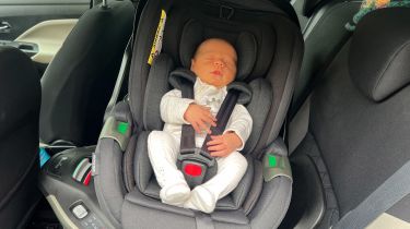 Silver Cross Glide Plus 360 child car seat 2