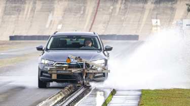 All Season tyre test - Skoda Octavia aquaplaning 
