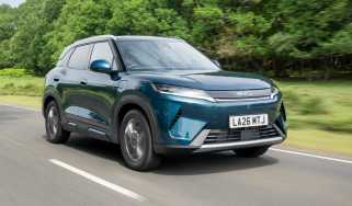 BYD Atto 2 DM-i - front tracking