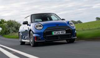 MINI John Cooper Works Electric - front tracking