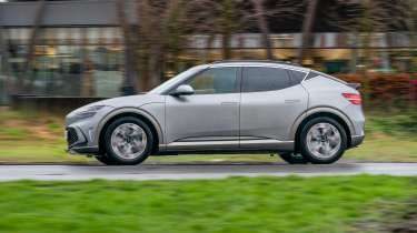 Genesis GV60 - side action