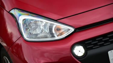 Hyundai i10 facelift 2017 - headlight