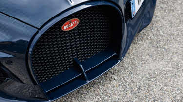Bugatti Mistral - front grille
