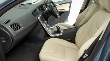 Used Volvo S60 - front seats