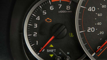 Used Toyota Yaris - dials