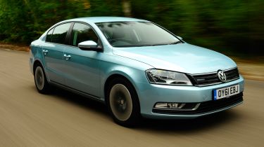 Volkswagen Passat BlueMotion front tracking