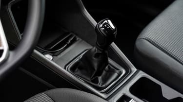 VW Caddy 2020 MPV - gear stick