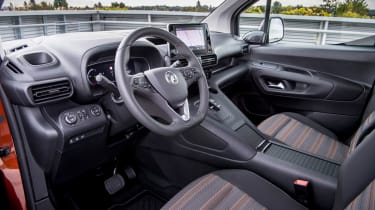 Vauxhall Combo-e Life - dash