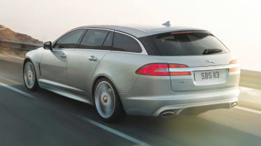 Jaguar XF Sportbrake rear tracking