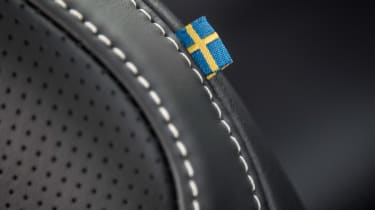 Volvo V90 R-Design 2017 - seat flag
