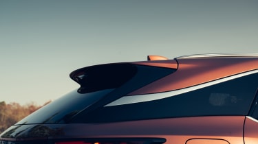 Lexus RX450+ - rear spoiler