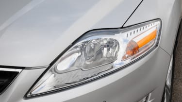 Ford Mondeo Graphite lights