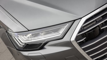 Audi A6 Avant - headlight