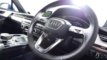 Audi Q7 - steering wheel