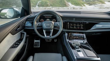 Audi SQ8 - dash
