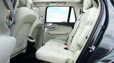 Volvo XC90 - middle seats