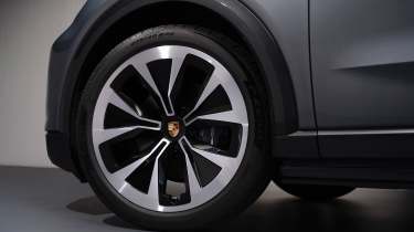 Porsche Cayenne Electric - wheel